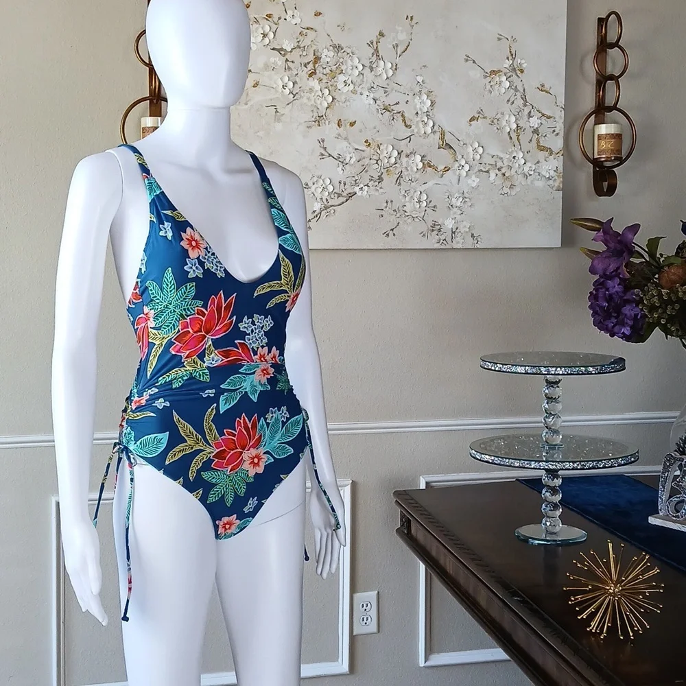 Women's Atlantic Tropical Floral Blue One-piece Swimsuit. Size M - Picture 10 of 17